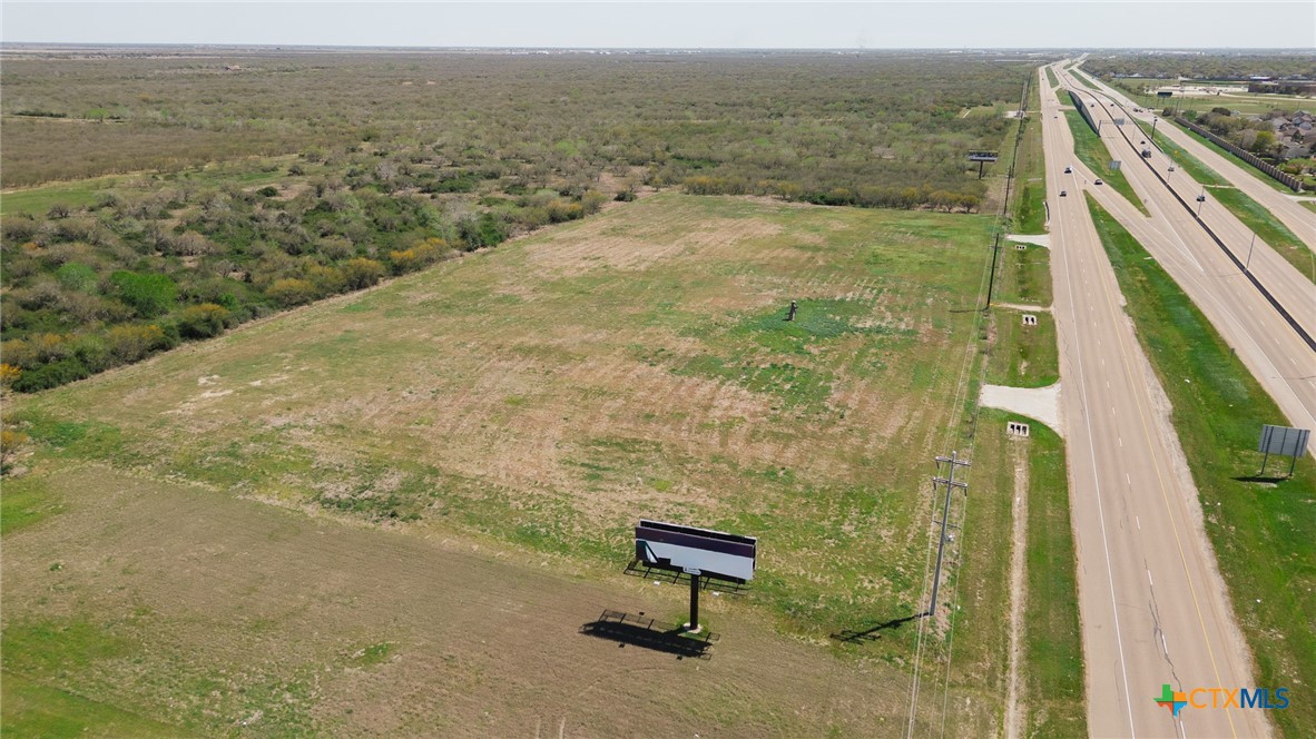 000 Ne Loop 463 Property Photo 17
