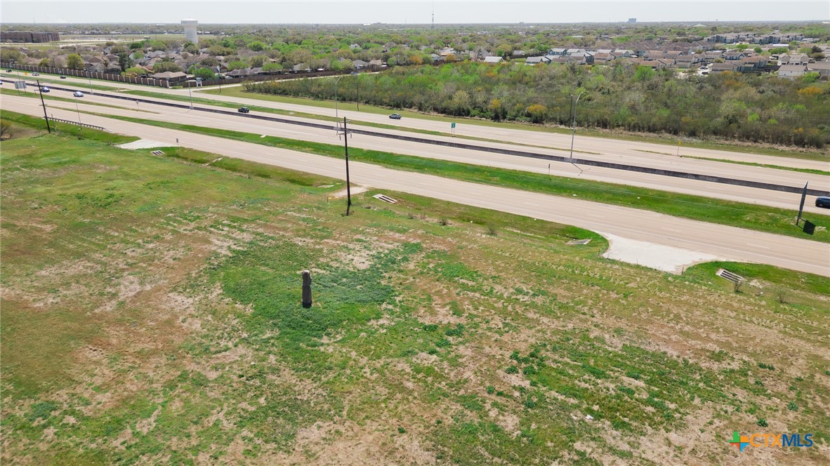 000 Ne Loop 463 Property Photo 18