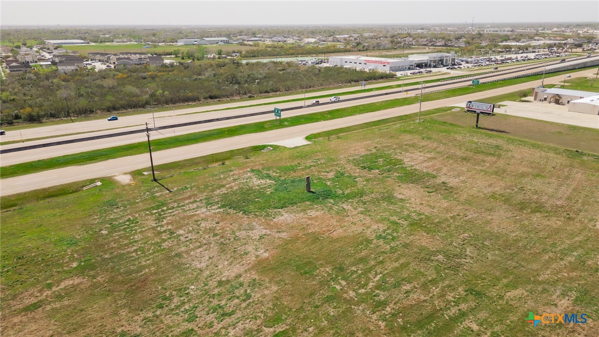 000 Ne Loop 463 Property Photo 20
