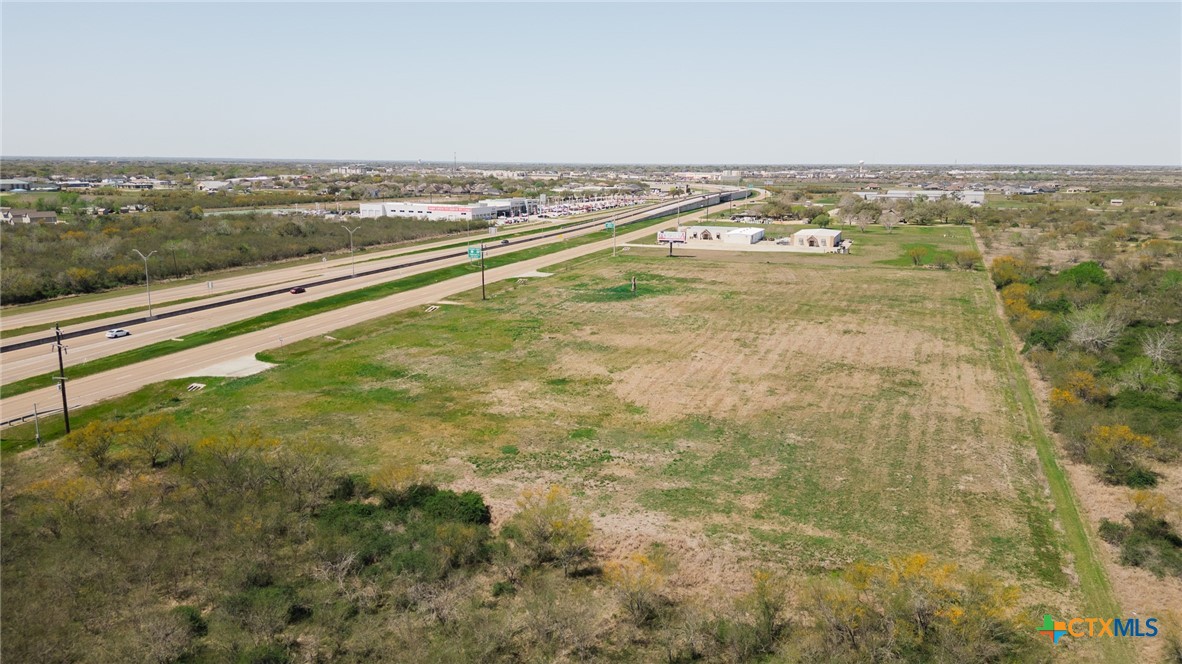 000 Ne Loop 463 Property Photo 22