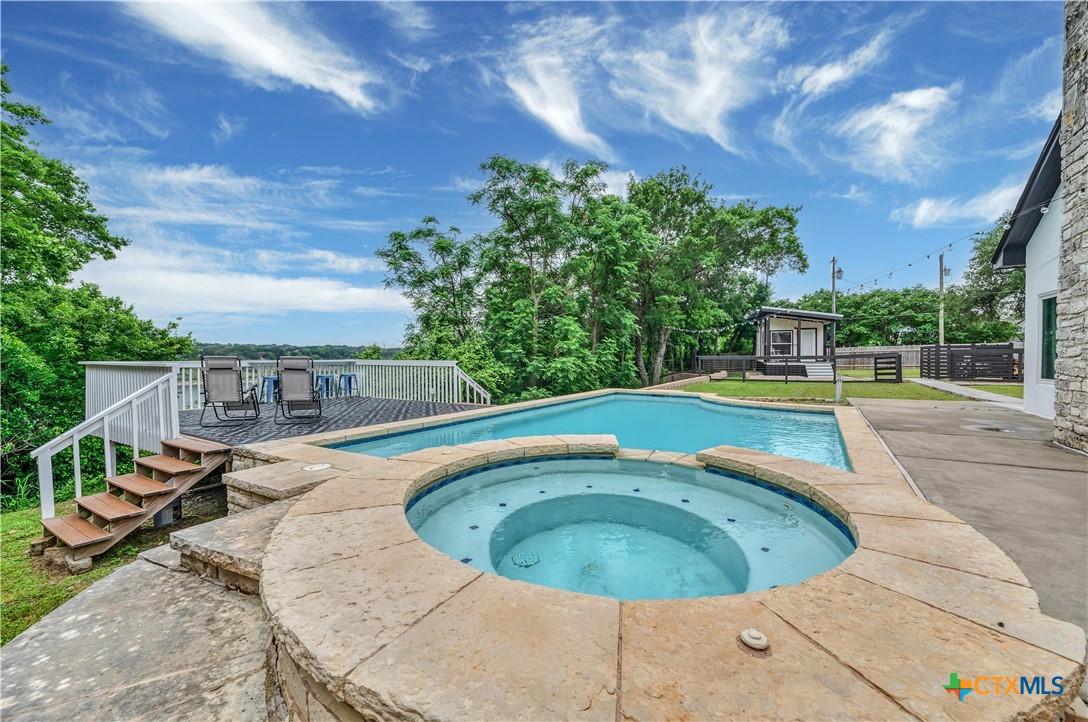 349 Arrowhead Point Road Property Photo 3