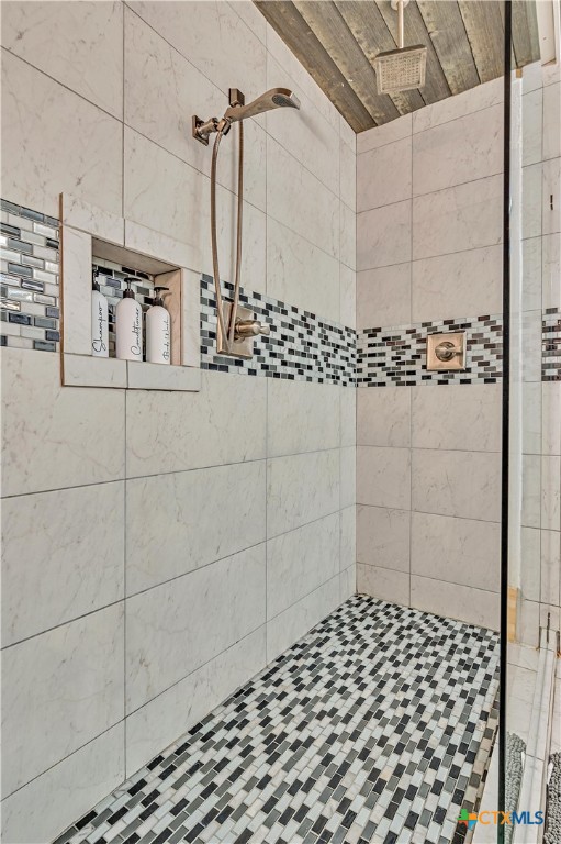 349 Arrowhead Point Road Property Photo 17
