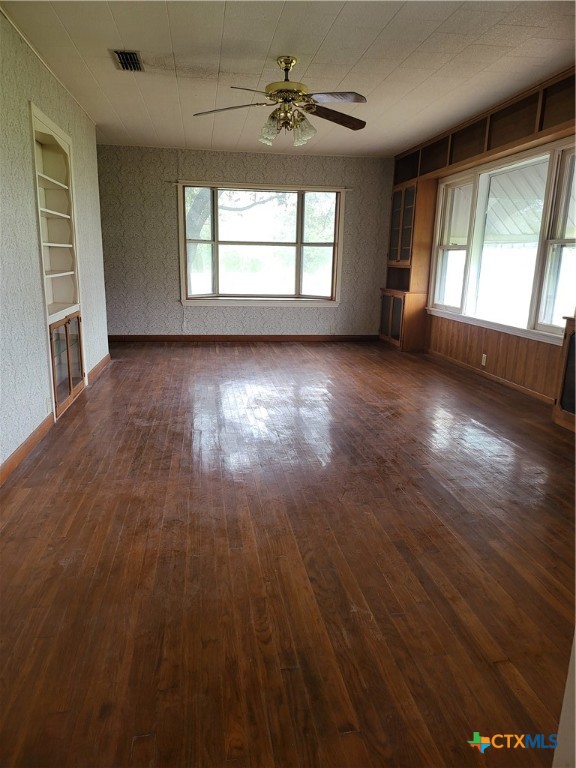 142 W 4th Street Property Photo 6