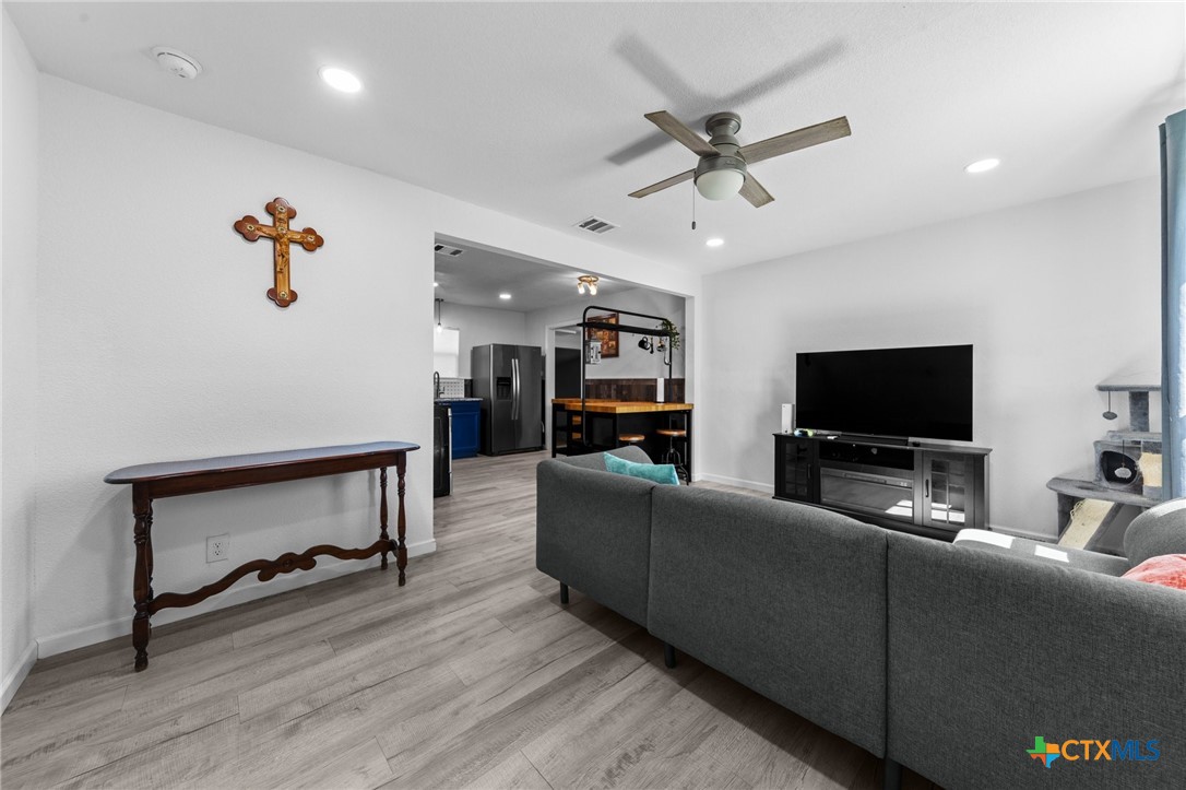 1111 Rocky Lane Property Photo 4