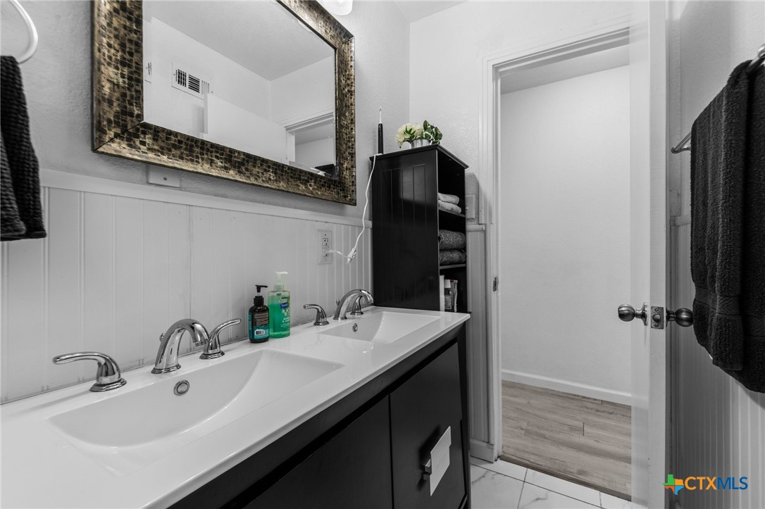 1111 Rocky Lane Property Photo 14