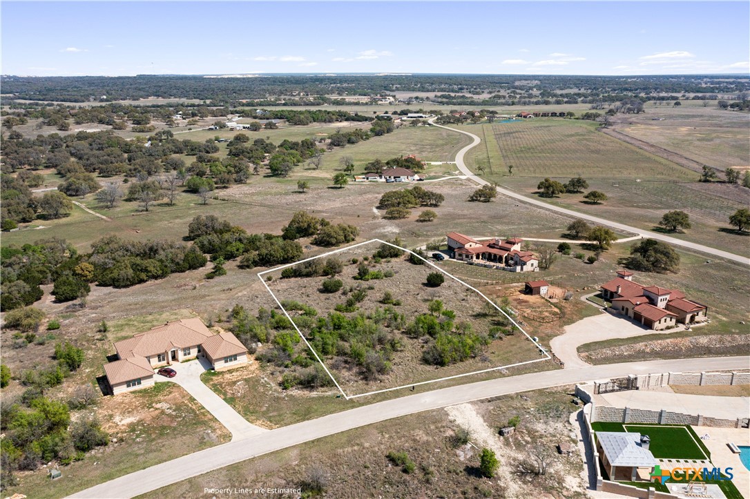 104 Strada Luca Property Photo 2