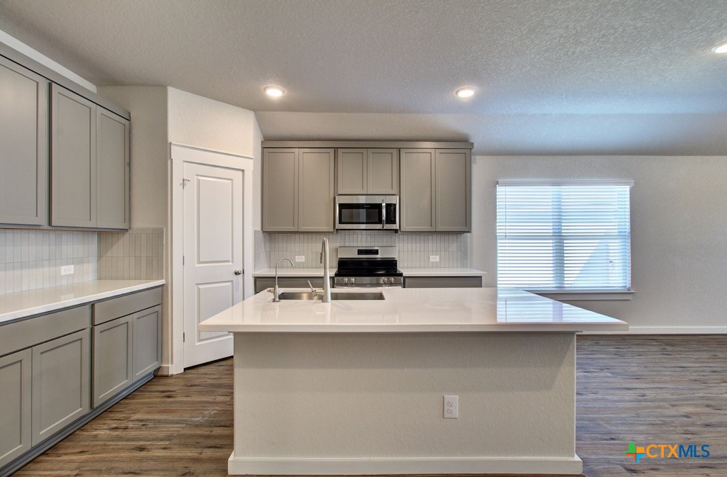 976 Gray Cloud Drive Property Photo 1