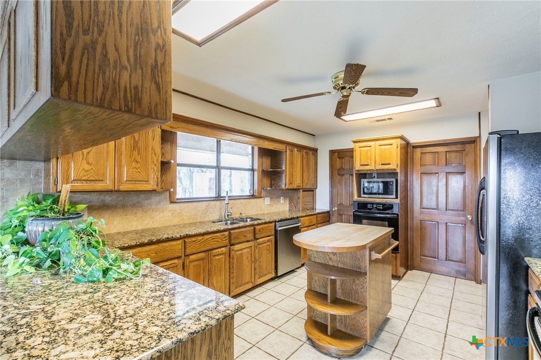 10700 Winkler Park Road Property Photo 5