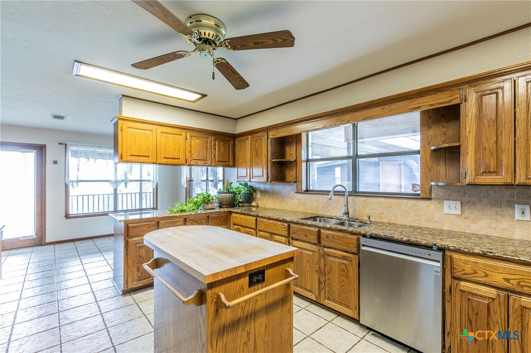 10700 Winkler Park Road Property Photo 7