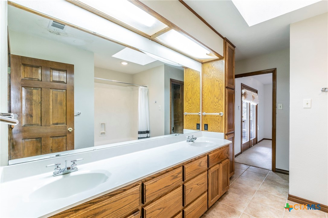 10700 Winkler Park Road Property Photo 18