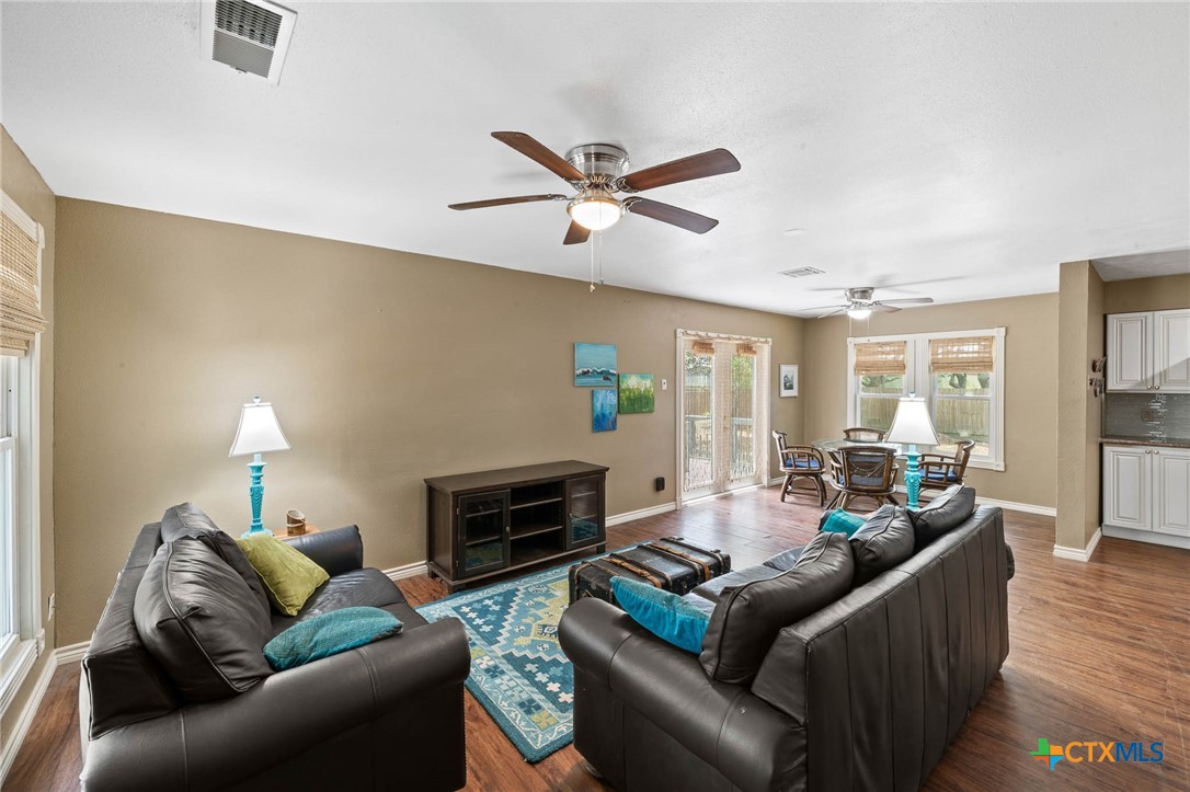 313 N Eleventh Street Property Photo 6