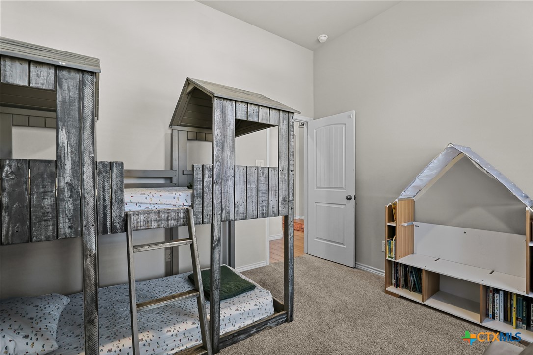 5827 St Charles Drive Property Photo 14