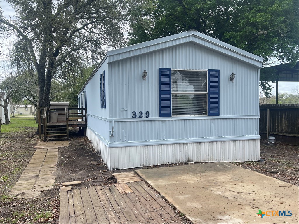 329 W High Street Property Photo 1