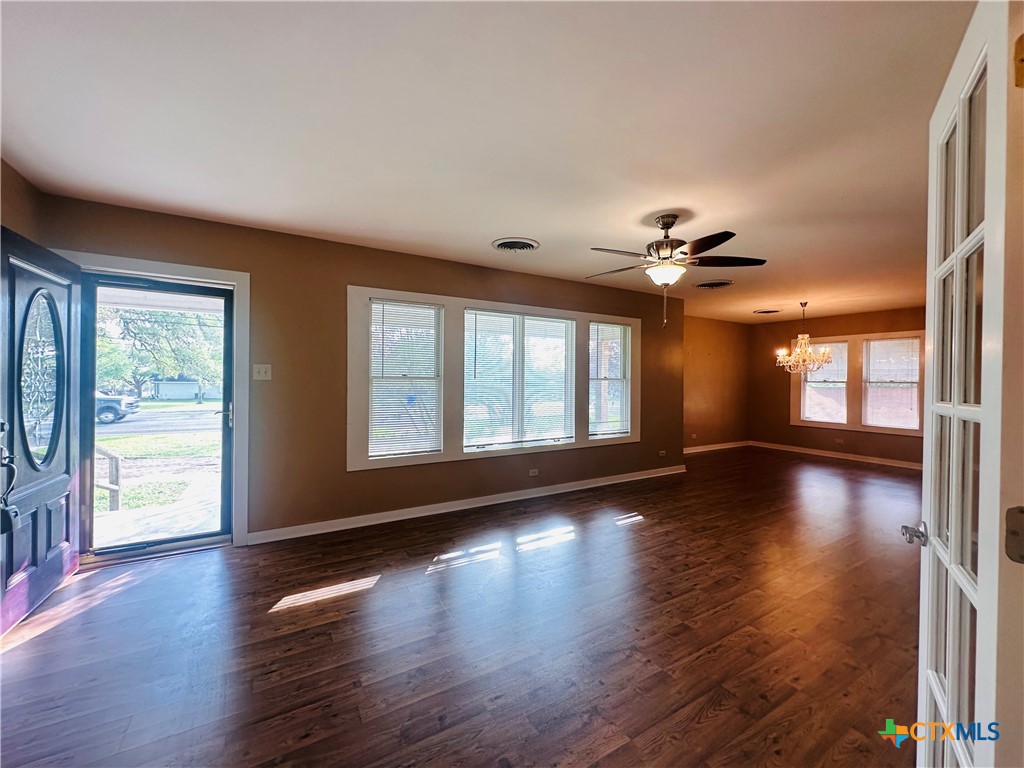 1019 E Gonzales Street Property Photo 18