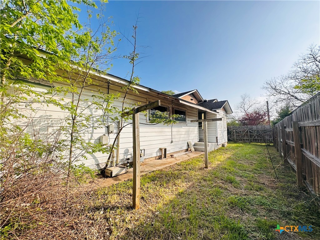 1019 E Gonzales Street Property Photo 28