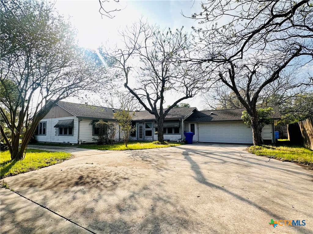 1019 E Gonzales Street Property Photo 32