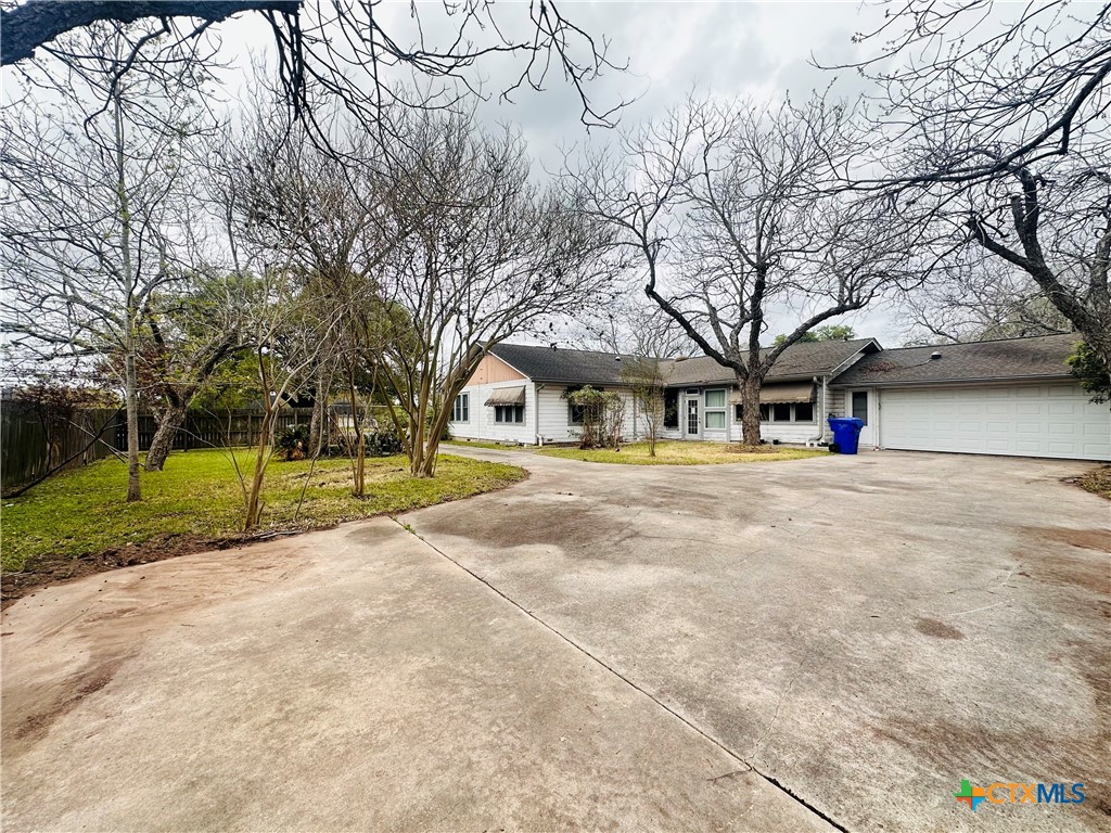 1019 E Gonzales Street Property Photo 38