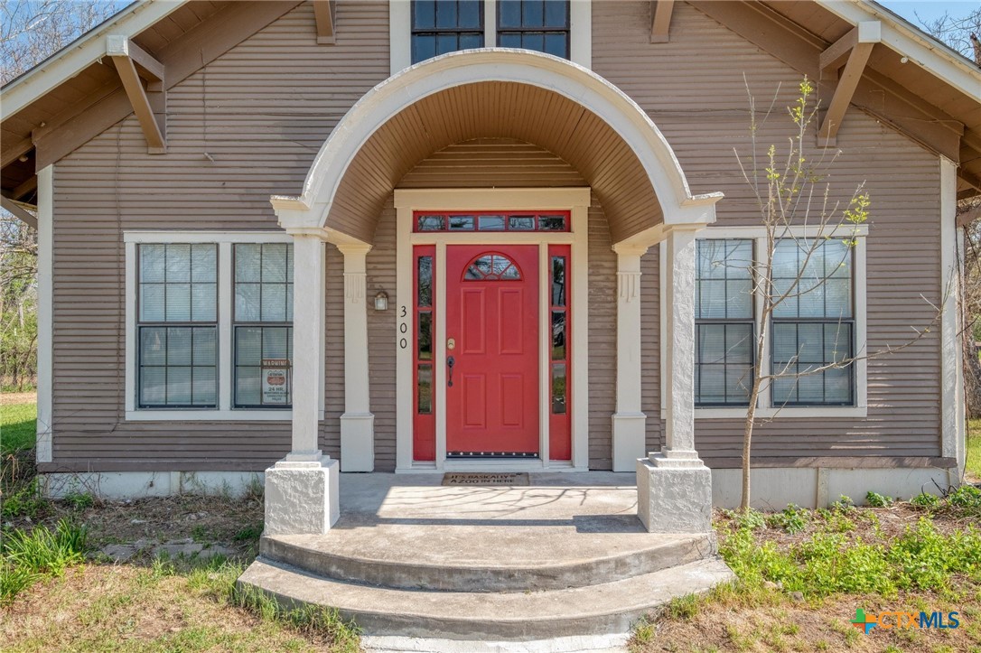 300 W Austin Street Property Photo 4