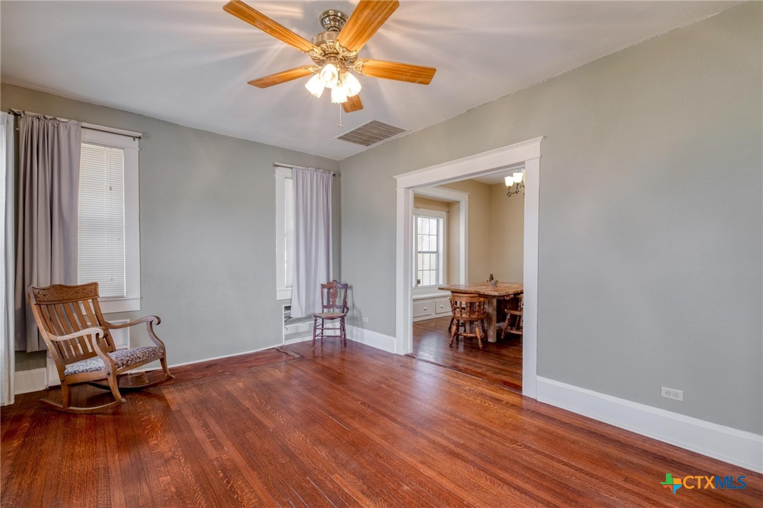 300 W Austin Street Property Photo 5