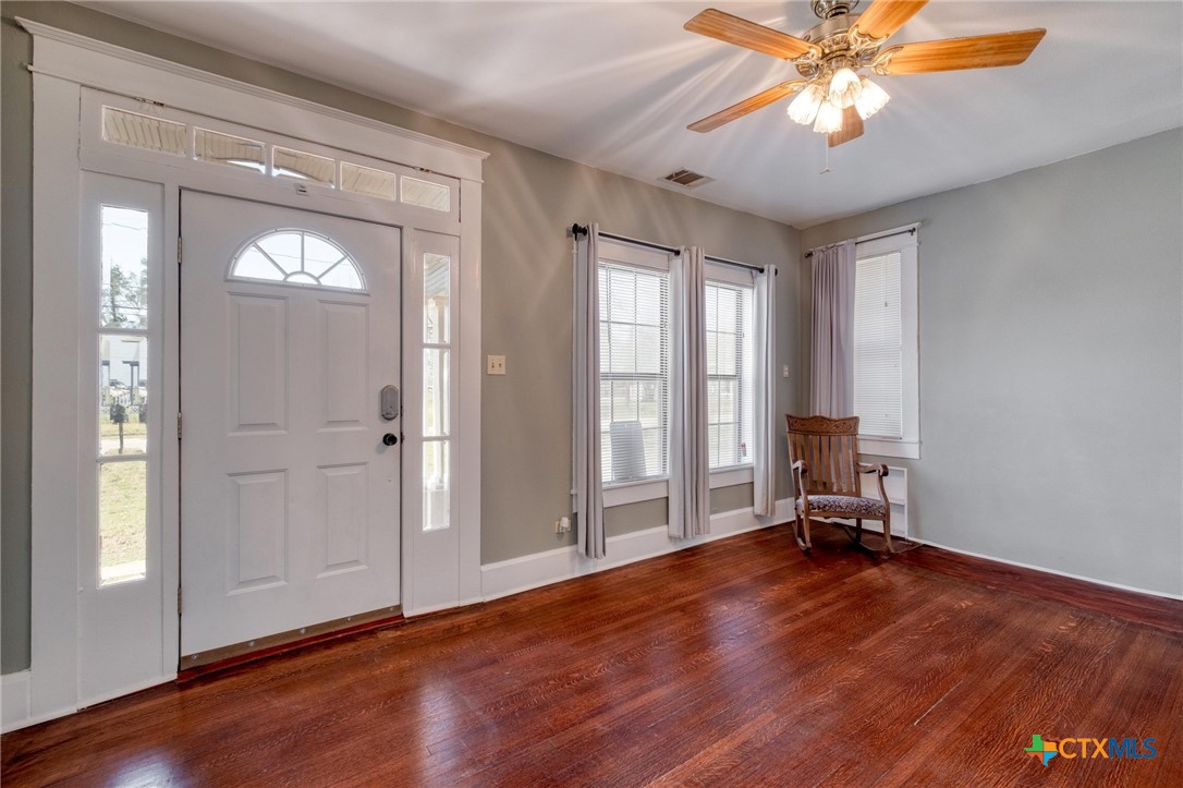 300 W Austin Street Property Photo 7