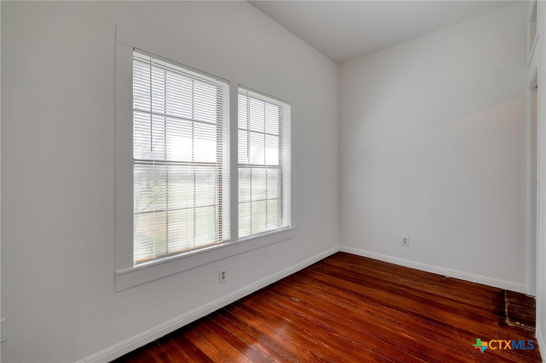 300 W Austin Street Property Photo 12