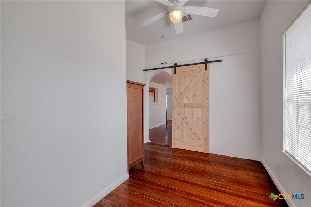 300 W Austin Street Property Photo 13