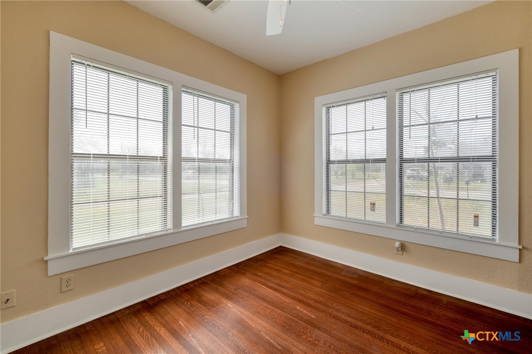 300 W Austin Street Property Photo 14