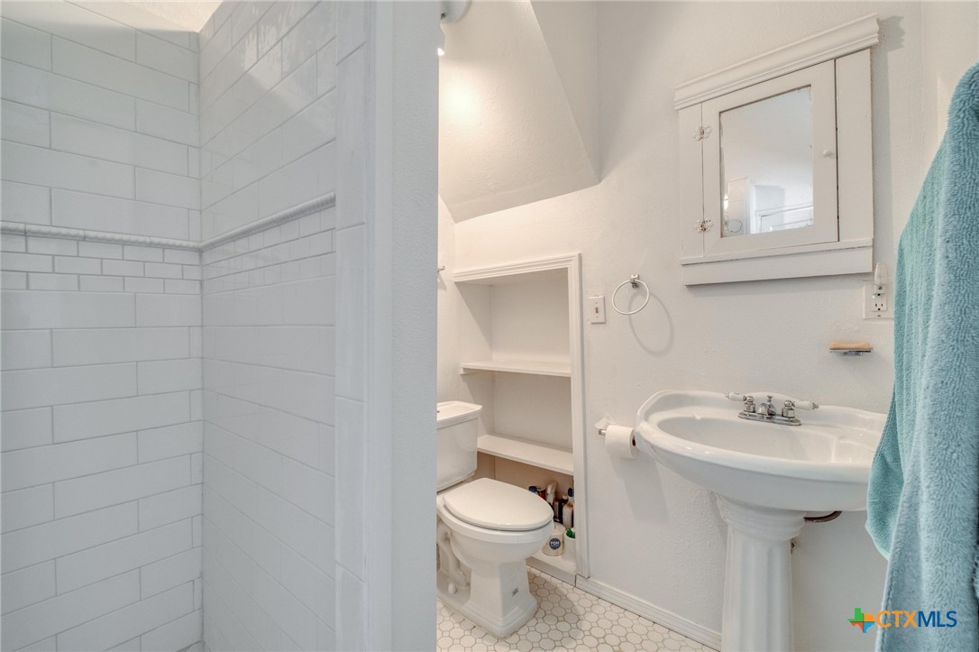 300 W Austin Street Property Photo 15