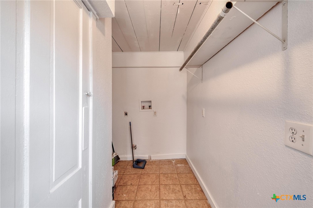 300 W Austin Street Property Photo 16