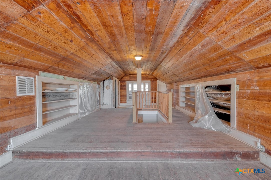 300 W Austin Street Property Photo 18