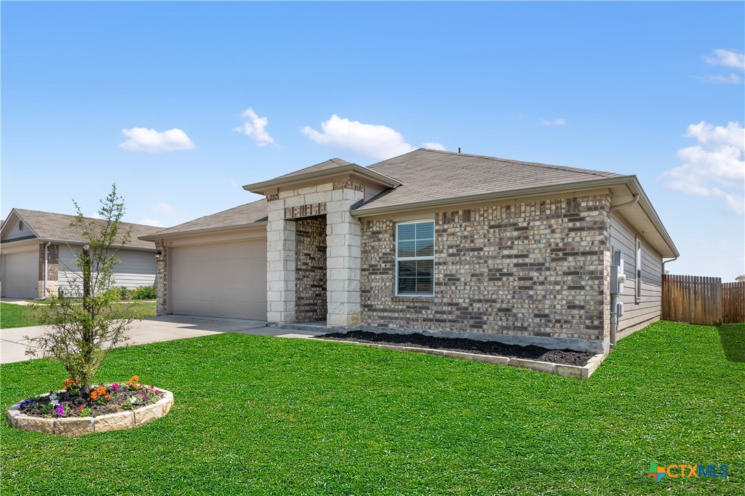 5725 Shanjia Drive Property Photo 1