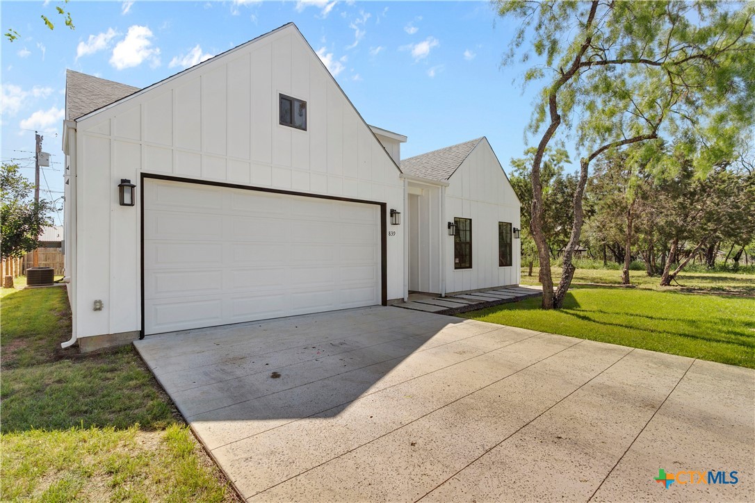 839 Cypress Lane Property Photo 7