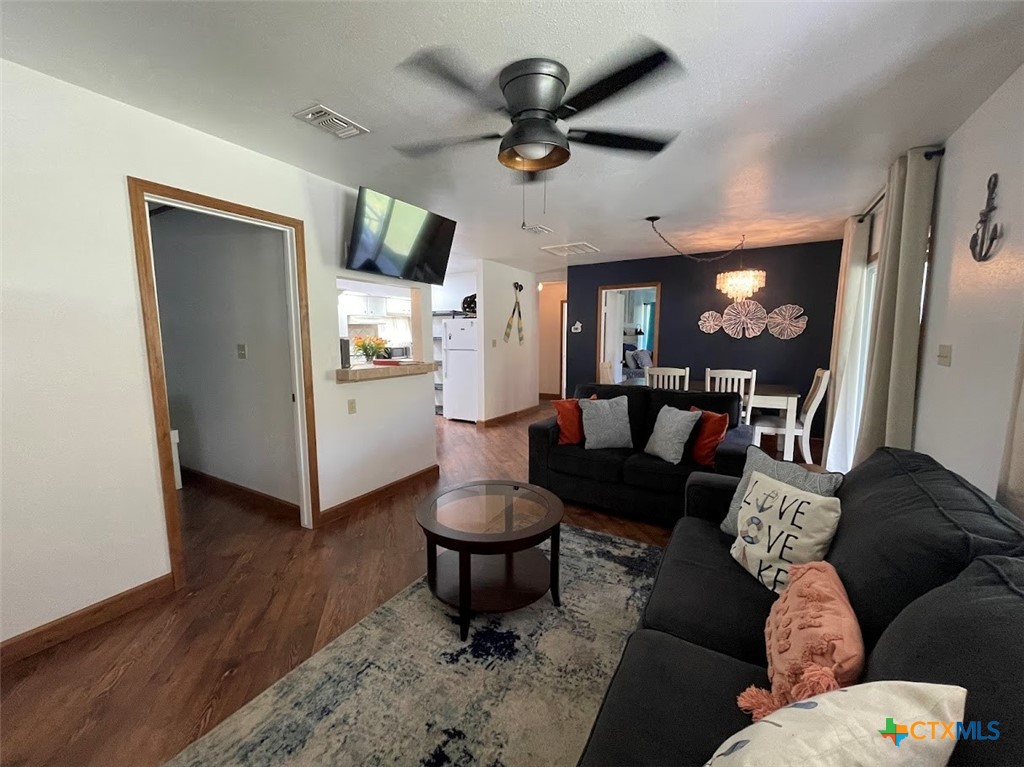685 Eastview Drive Property Photo 2