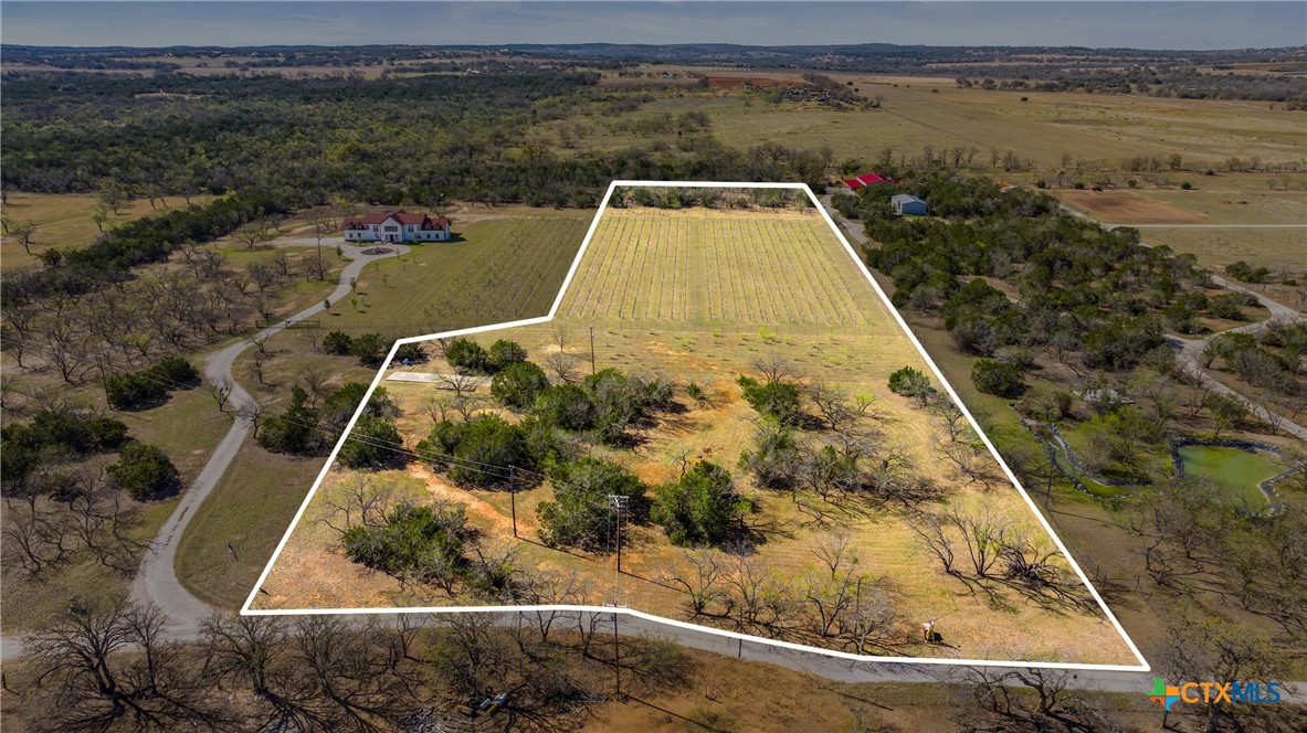 400 Chateau Lane Property Photo 1