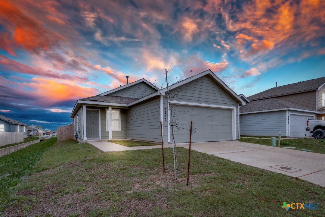9223 Honey Mesquite Property Photo 1