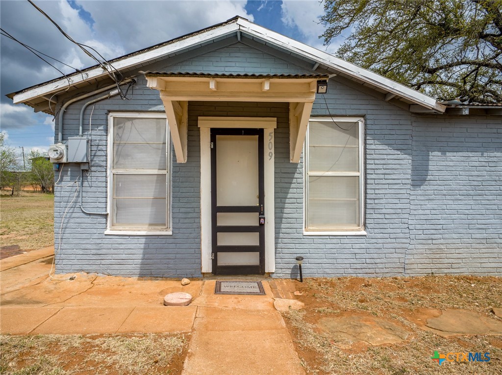 509 E Austin Street Property Photo 2