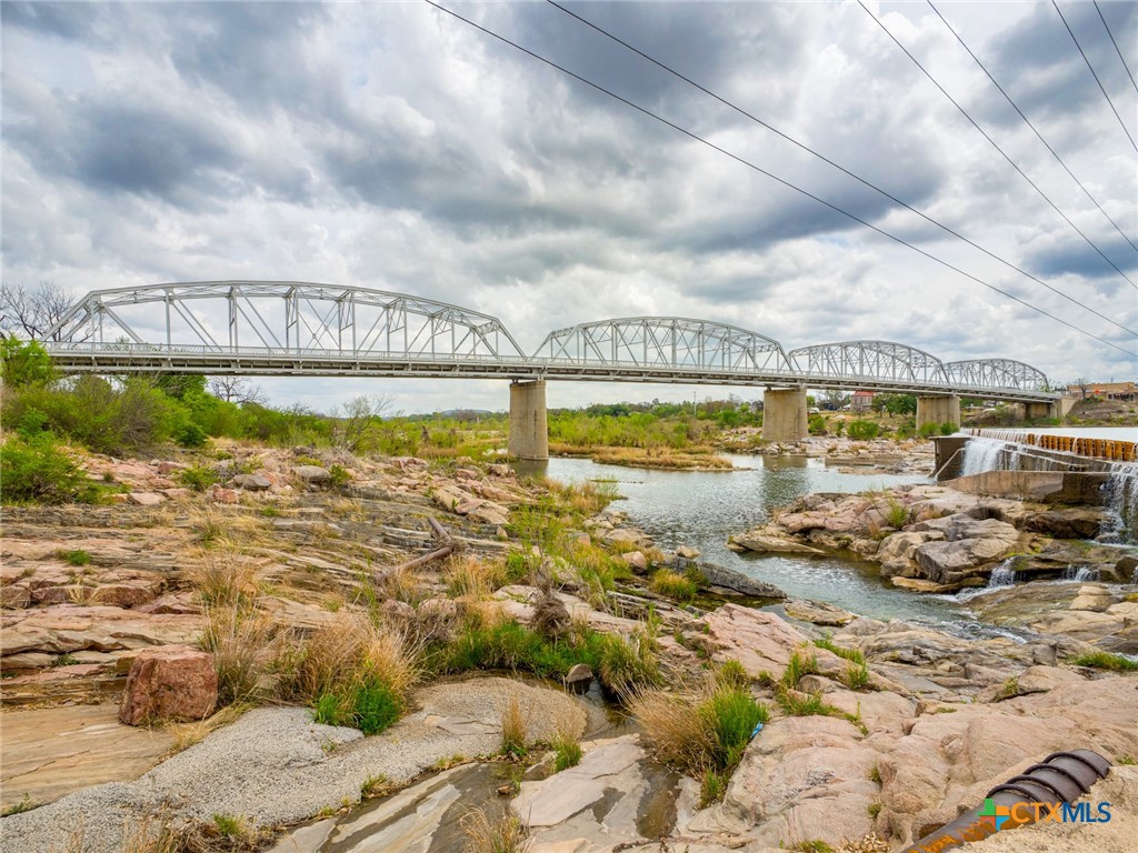 509 E Austin Street Property Photo 27