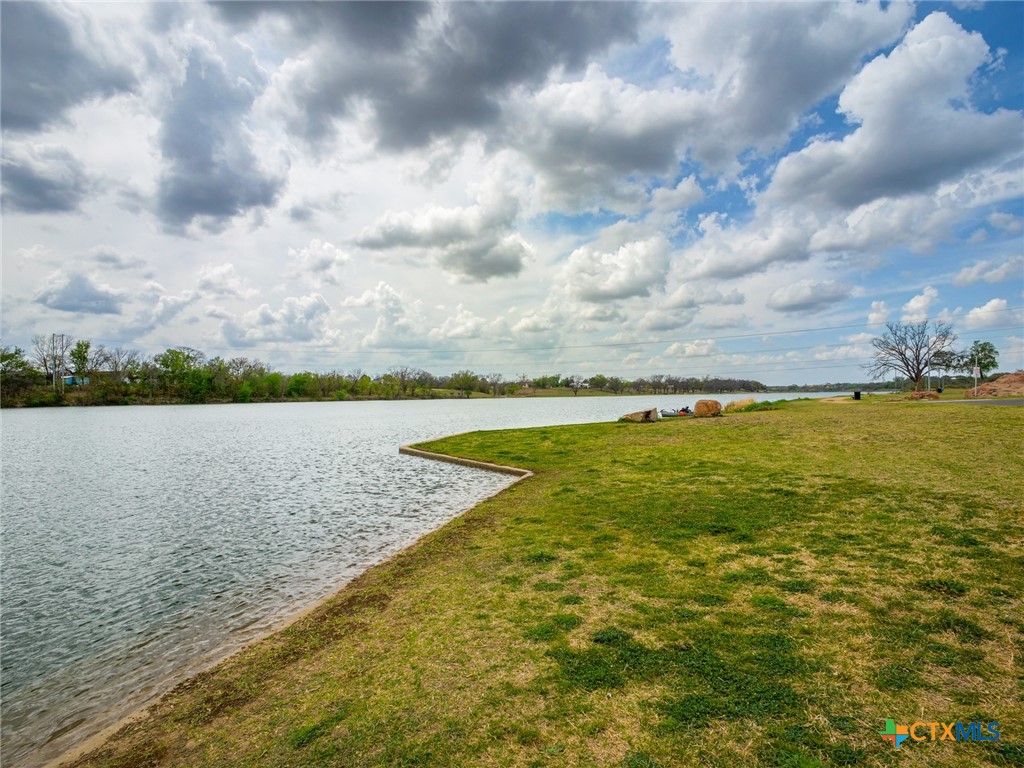 509 E Austin Street Property Photo 28