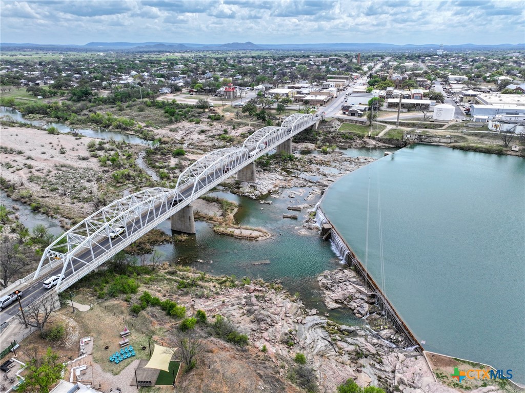 509 E Austin Street Property Photo 32