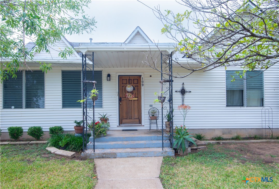 109 S Monroe Street Property Photo