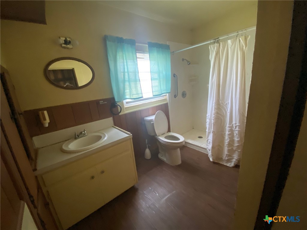 4506 Fm 930 Property Photo 10