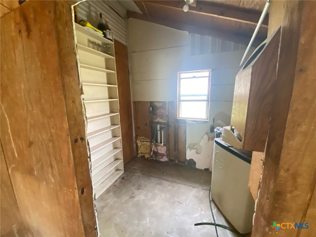 4506 Fm 930 Property Photo 15