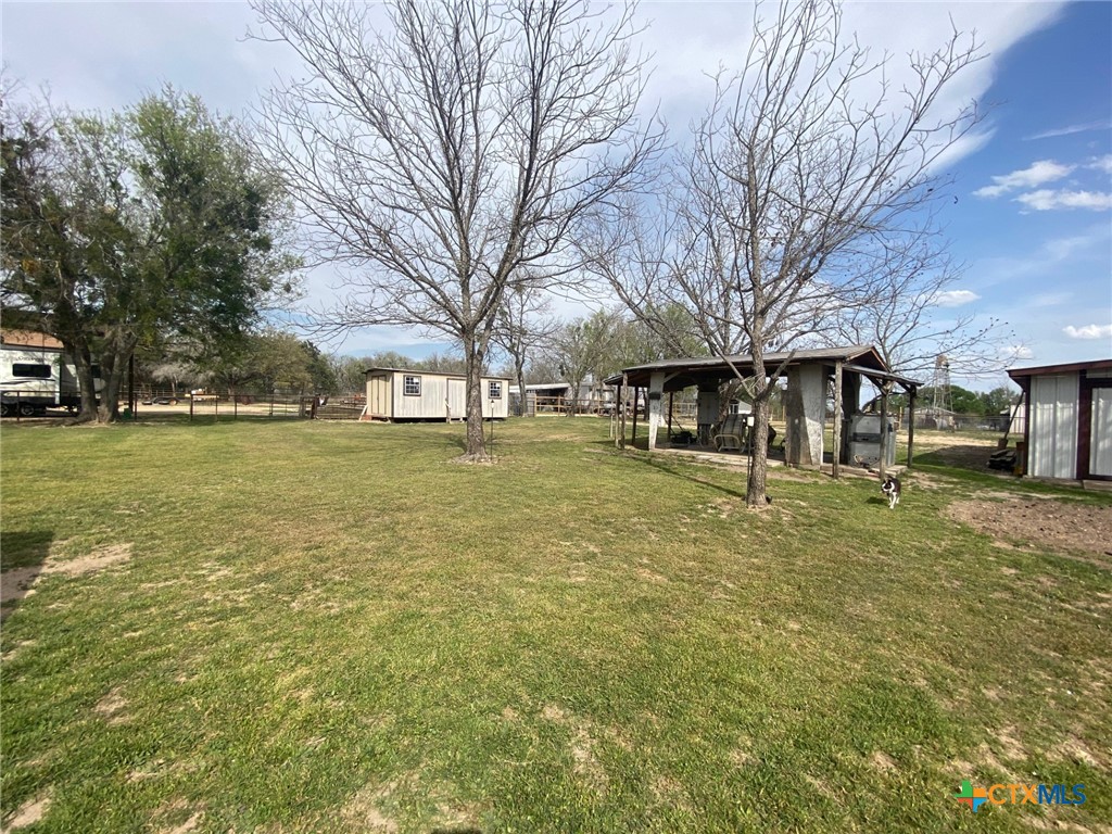 4506 Fm 930 Property Photo 19