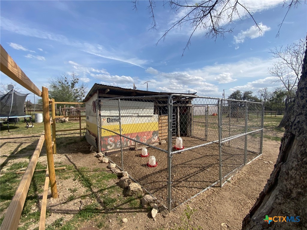 4506 Fm 930 Property Photo 23