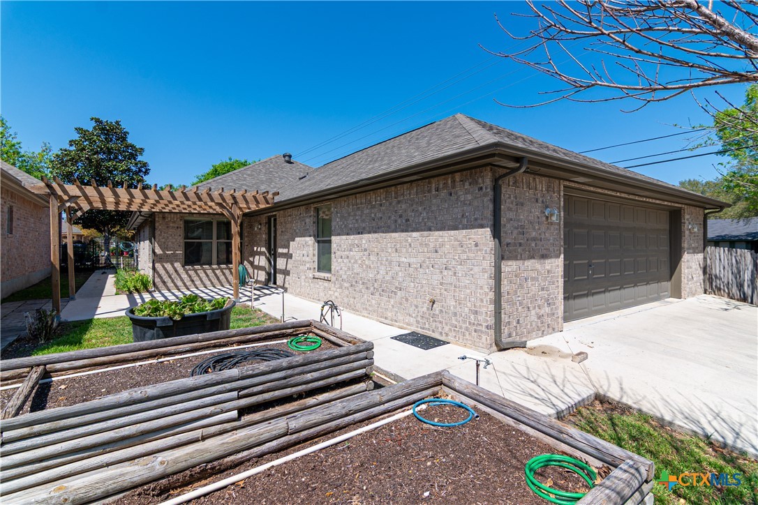 601 Royal Sage Drive Property Photo 4
