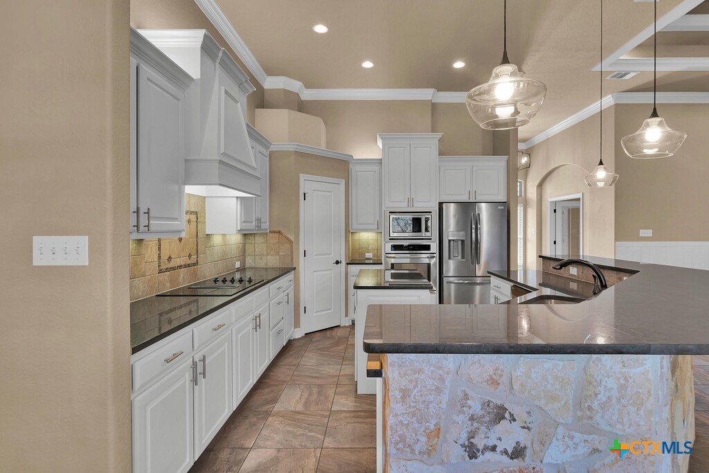 11704 Camdyn Caye Drive Property Photo 11