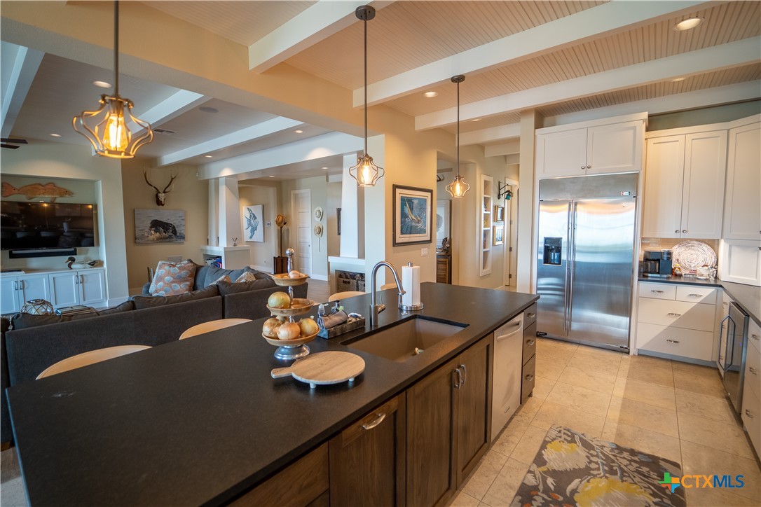 460 Bay Club Drive Property Photo 11