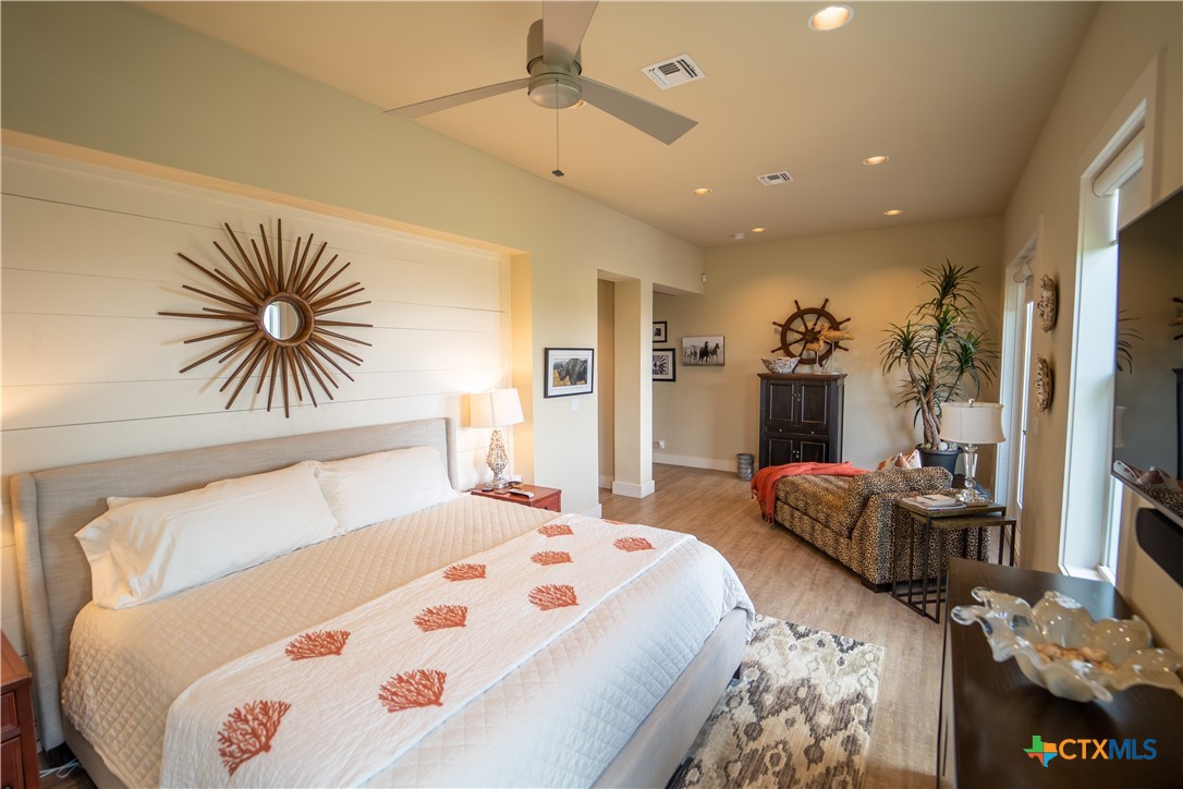 460 Bay Club Drive Property Photo 16