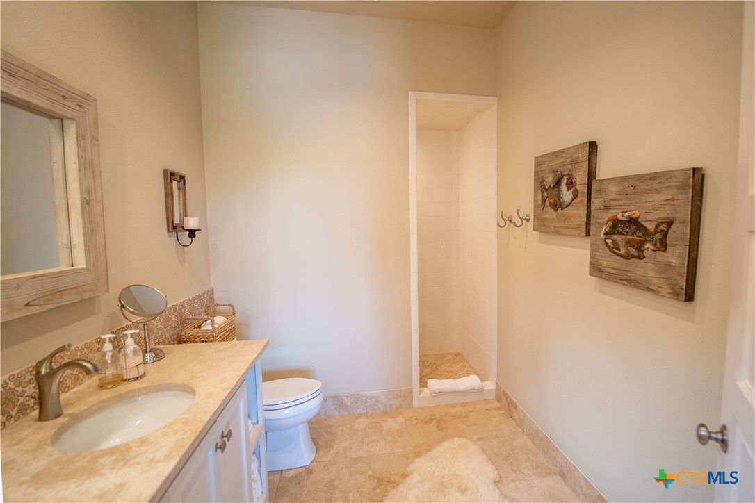 460 Bay Club Drive Property Photo 29