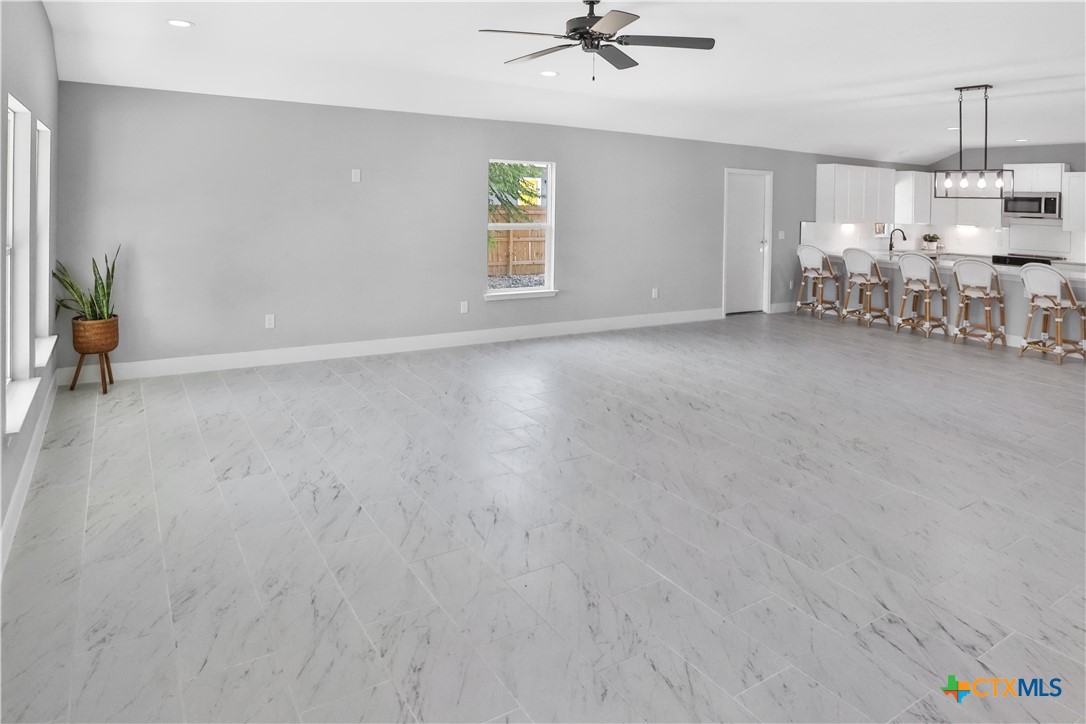 12907 Middle Lane Street Property Photo 1